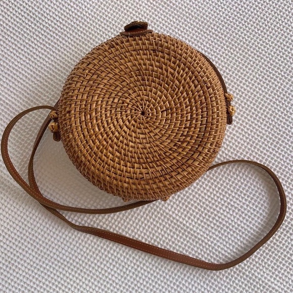 Light Rattan Handbag - Picture 5 of 9